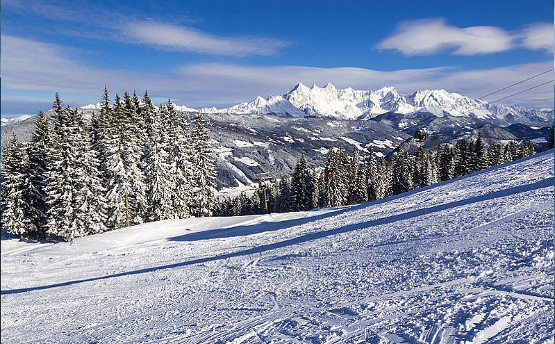 滑雪场的智慧门禁系统在客流高峰期可为滑雪场分流游客,保障游客的滑雪体验 滑雪场的智慧门禁系统在客流高峰期可为滑雪场分流游客,保障游客的滑雪体验