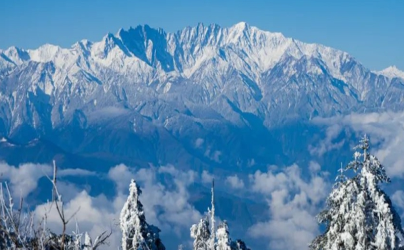 雅安冬季冰雪旅游热潮来袭,50余项活动助力寒冬出行 雅安冬季冰雪旅游热潮来袭,50余项活动助力寒冬出行