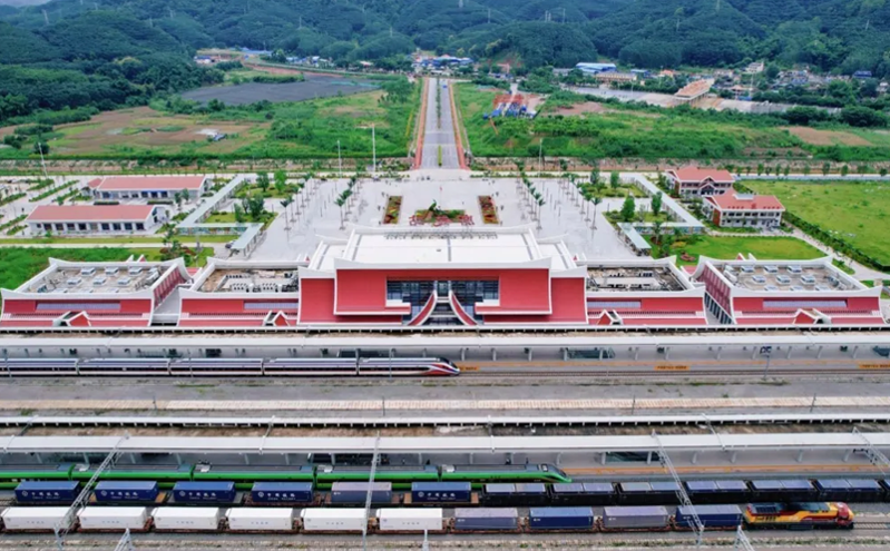 中老铁路开通三周年：黄金大通道激活跨境旅游与经济合作