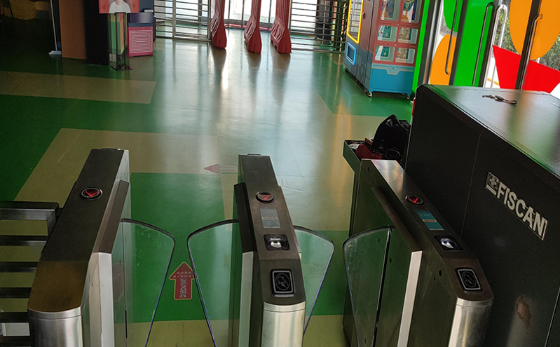 票务办理 年卡办理 游泳馆手环的自助申领，自助售票机皆可办理