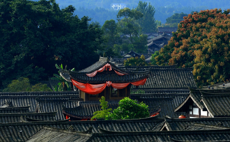 阆中古城迎新春 非遗文化展演点亮南充春节