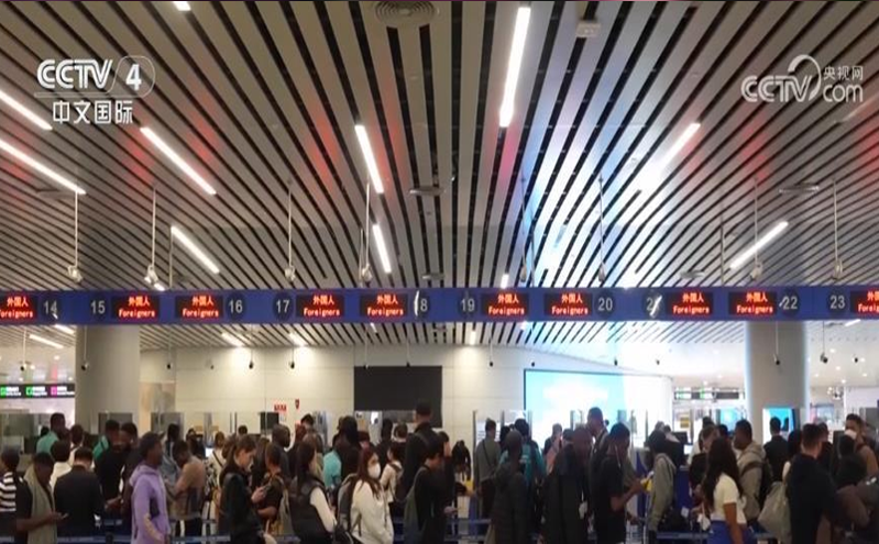 白云机场过境免签新政推升旅客量，经济辐射效应显著