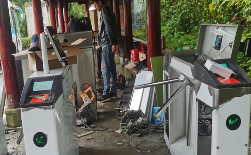 景区道闸系统携手票务平台,共筑安全智能入口 景区道闸系统携手票务平台,共筑安全智能入口